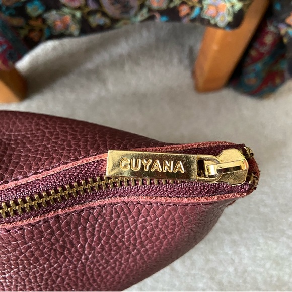 🌸SOLD🌸 Cuyana Zipper Tote in Burgundy - EUC! - Picture 7 of 11